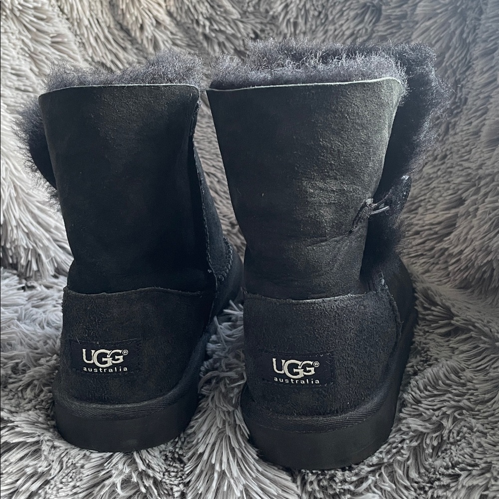 UGG Bailey Button II - Picture 3 of 16